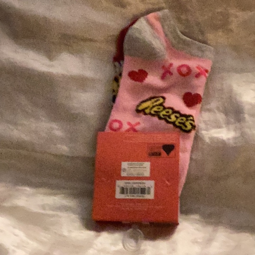 ❤️NWT Fun Reeses Socks 2 Pairs Close Must Have ❤️ - Picture 6 of 6